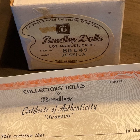 Bradley Dolls Jessica VINTAGE mint in the box with certificate. New condition. - Picture 3 of 8